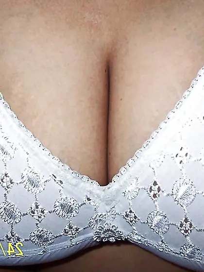 WIFEY IN WHITE AND DARK-HUED HOOTER-SLING