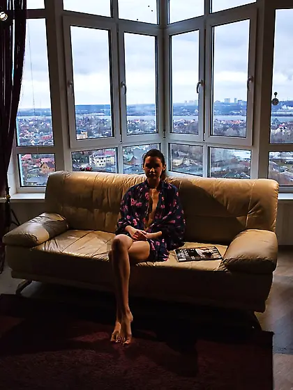 Leggy beauty takes off her blue panties to tease you with her tr