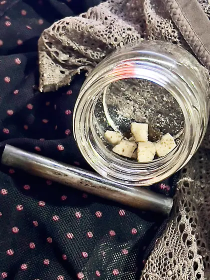 Smoke crack on Thongs