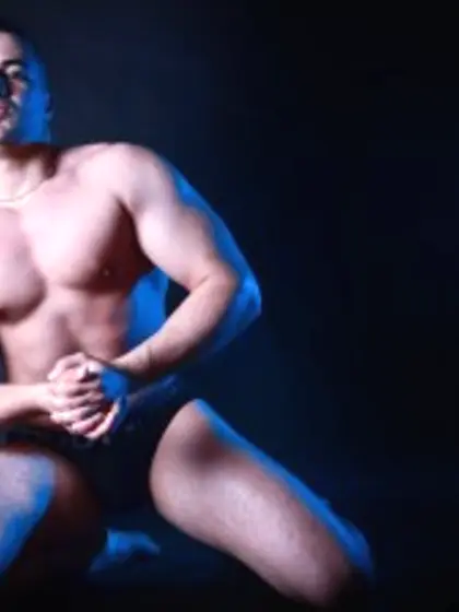 Brunette Ricky Striptease.