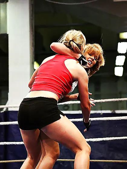 Facesitting british wrestling