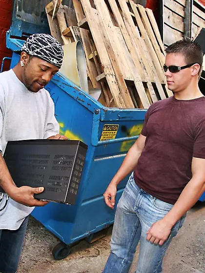 Chubby milf Kelly Leigh is climbing on the stiff member and ridi