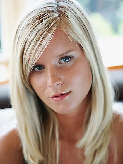 Big boobs blonde Marry Queen will dominate your sexual fantasies