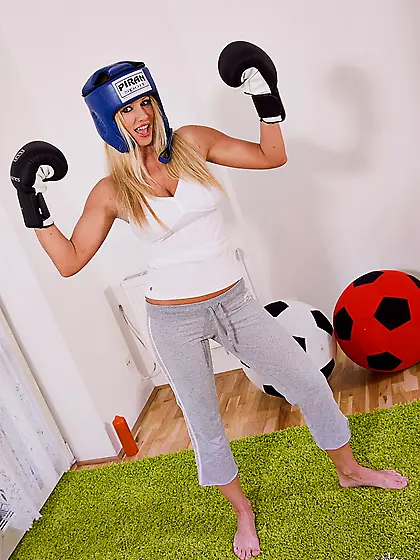 Horny blonde boxer Nikita Valentin strips her workout clothes an