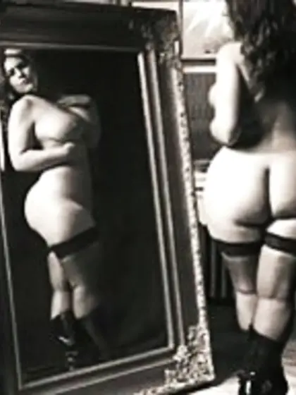 London Andrews la mejor mujer grande y bonita- the greatest plum