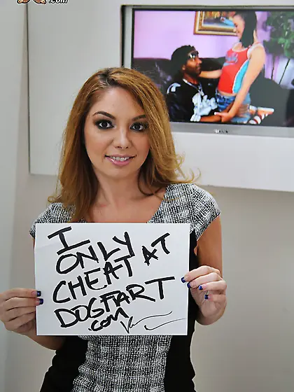 Blowjob and anal sex is what unfaithful wife is busy doing in th