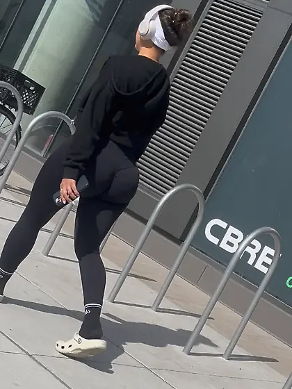 Toronto PAWG in leggings