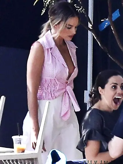 Margot Robbie Braless