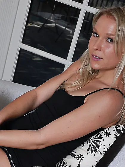 Blond-haired beauty lets her GF finger that juicy teen pussy