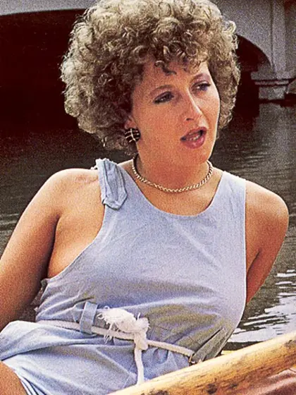 Raunchy seventies lady enjoys