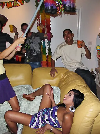 Ava Jay and Riley Reid fool around with naughty lads while drink