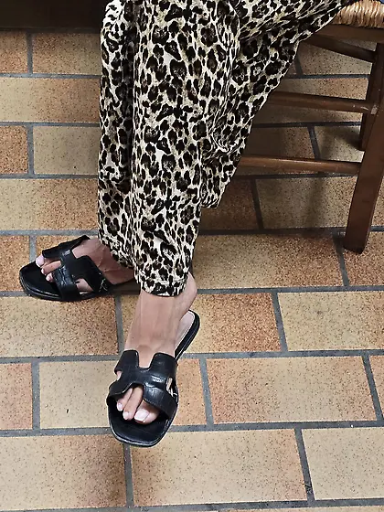 Photos volées des pieds de ma belle-soeur gitane