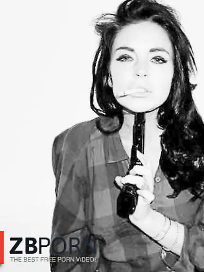 Lindsay Lohan... Playing With Guns