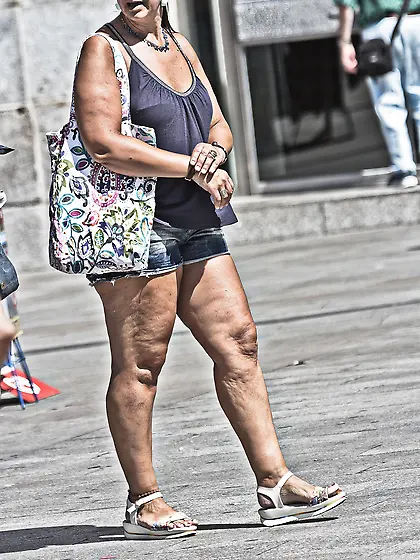 Puta madura,  vestida de puta Slutwear