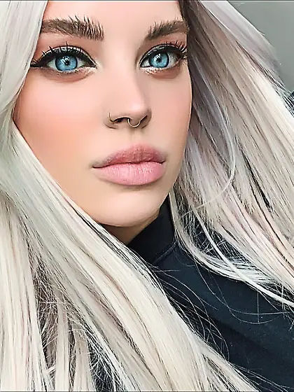 verhy hot blonde babes solo