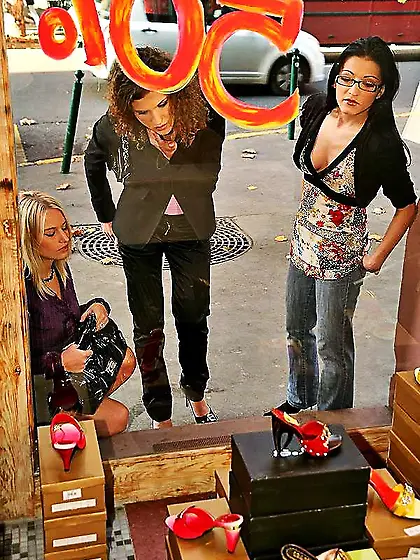 Leggy Anna Mary gets her pussy stuffed full of cock after amazin