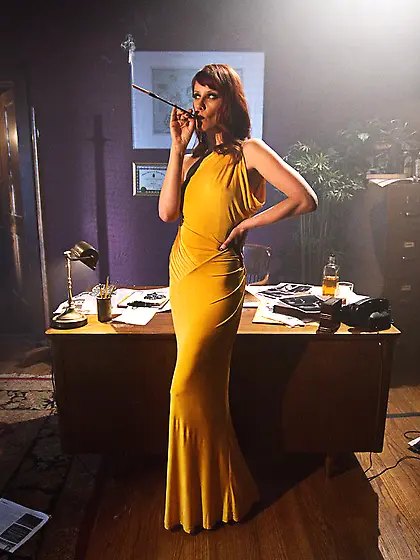 Vintage femme fatale showing off her incredible toes today