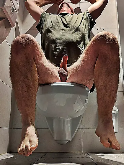Andy Gymnast toilet rest stop lust 49
