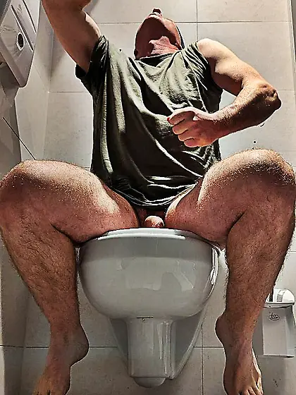 Andy Gymnast toilet rest stop lust 19