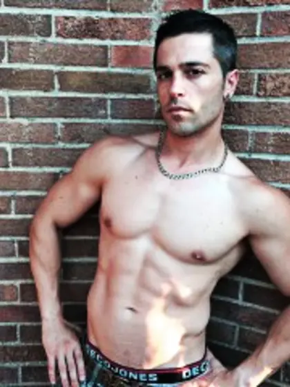 Brunette Aesteticguy Dildo.