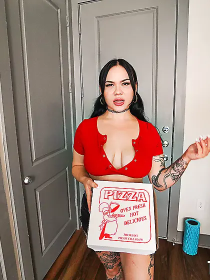 Bosomed hussy Brynn Michaels is about to get fucked