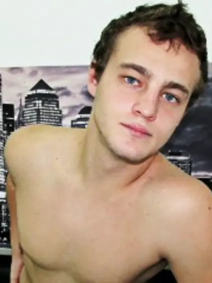 Brunette andy perform close