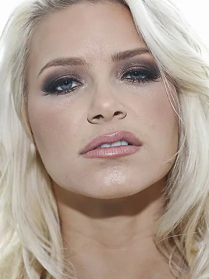 Helpless stunning milf pussy licking