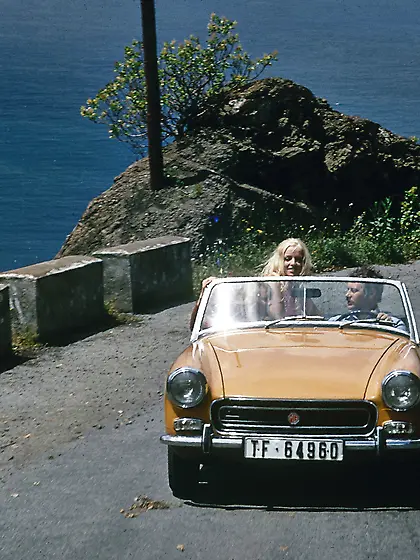 Sexy retro chicks fun