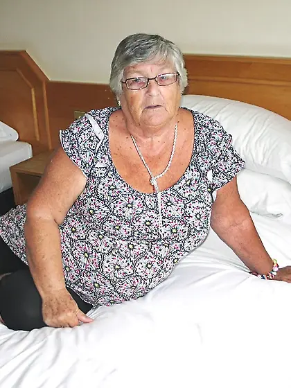 Luring blonde nana grey