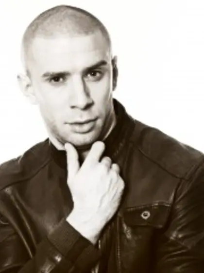 Blonde italyanboy perform close