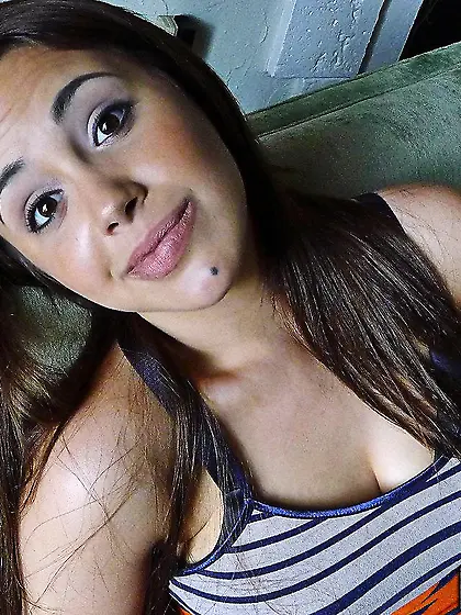 Charming girl with big jugs Sabrina Taylor is so erotically swal