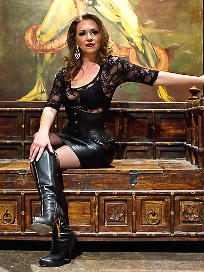 Boot worship bondage face-sitting