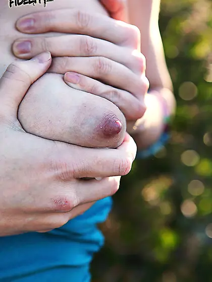 Lovely brunette lays sexy