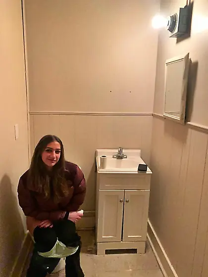 Pissing girls