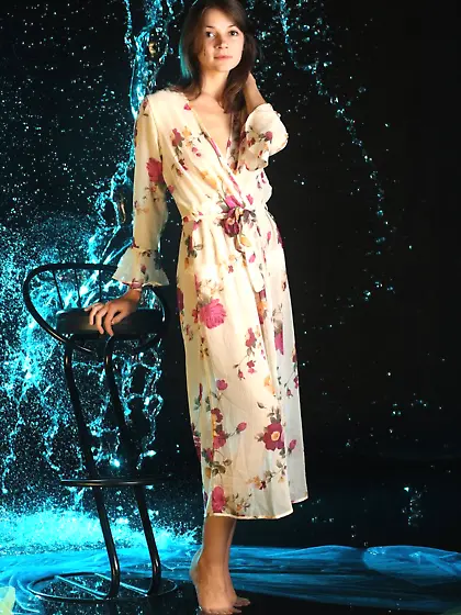 Dark-haired teen takes off her silky robe and gets REALLY wet Vi