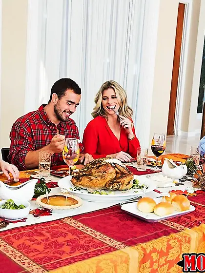 Thanksgiving milf puts moves