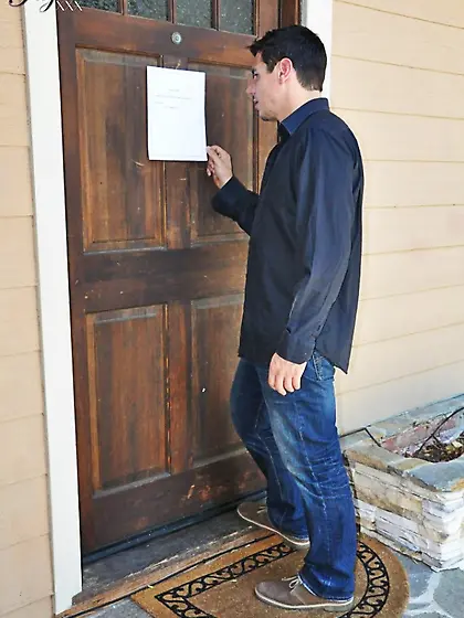 Horny chick waits lucky