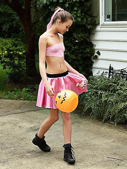 Janice Griffith gets naked for lesbian cutie Kacy Lane who fills