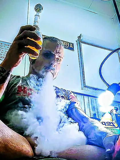 Love meth smoke on my cock, any ladies wanna blow