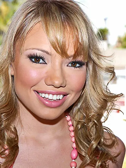 Cute teen gal Maya Hills blows huge cock like a pro and then get