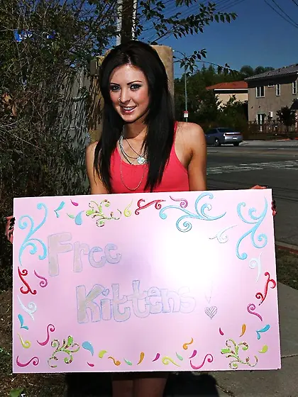 Easy teen brunette Candice Mia with piercing in her clit sucks a