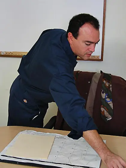 Black haired latina schoolgirl Dasani Lesizn gets her shaved pus