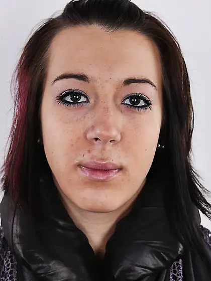 Seductive young chick reveals