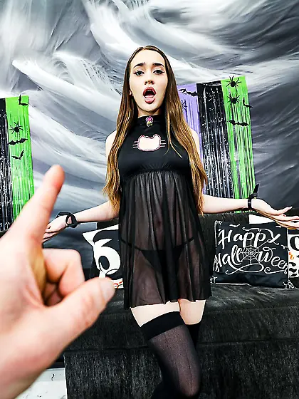 Pretty devil Sera Ryder gets fucked through the hole in her fish