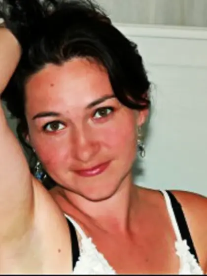 Brunette olivia perform cameltoe