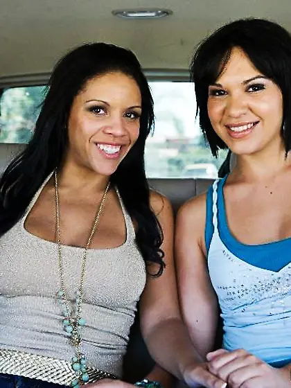 Two babes Elena Heiress and Rosario Stone are pretty much satisf