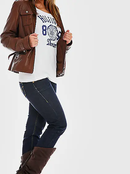 Sofie showed street clothes