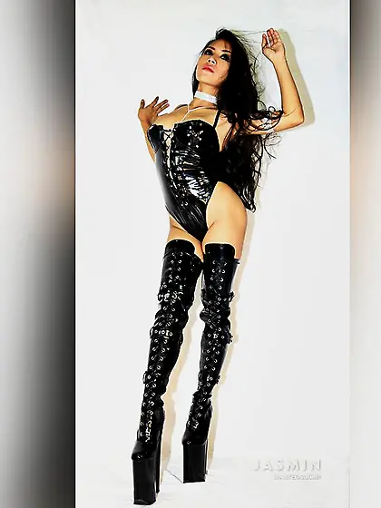 Bisexual asian oil dildo