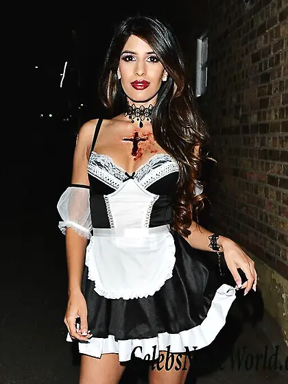 Jasmin Walia Cleavage
