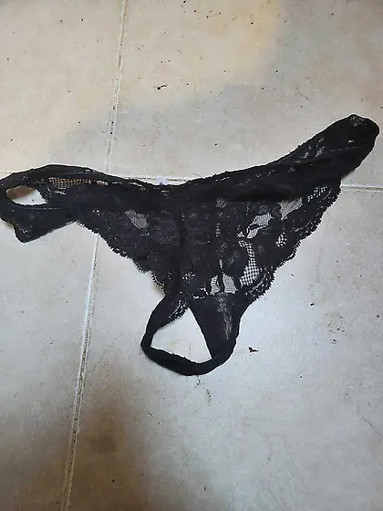 Wife's dirty undies /Culottes sales/Dirt pants/